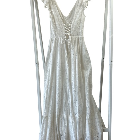 Elegant White Maxi Dress - Picture 2 of 6